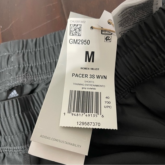 NWT Adidas Aeroready Shorts Women’s Medium Gray Athletic Training - Picture 4 of 9